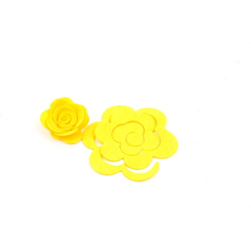 rosa fustellata giallo sole piccola da arrotolare cm 4 finita